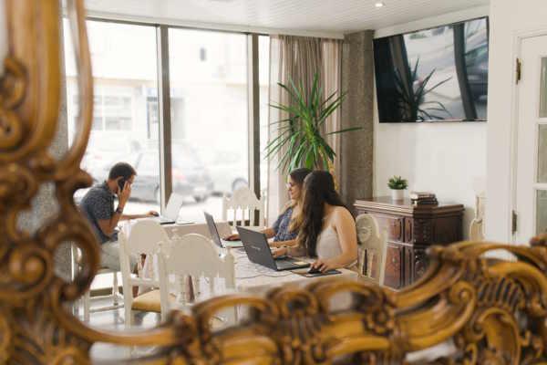 Wot Costa Da Caparica Hotel Exterior photo